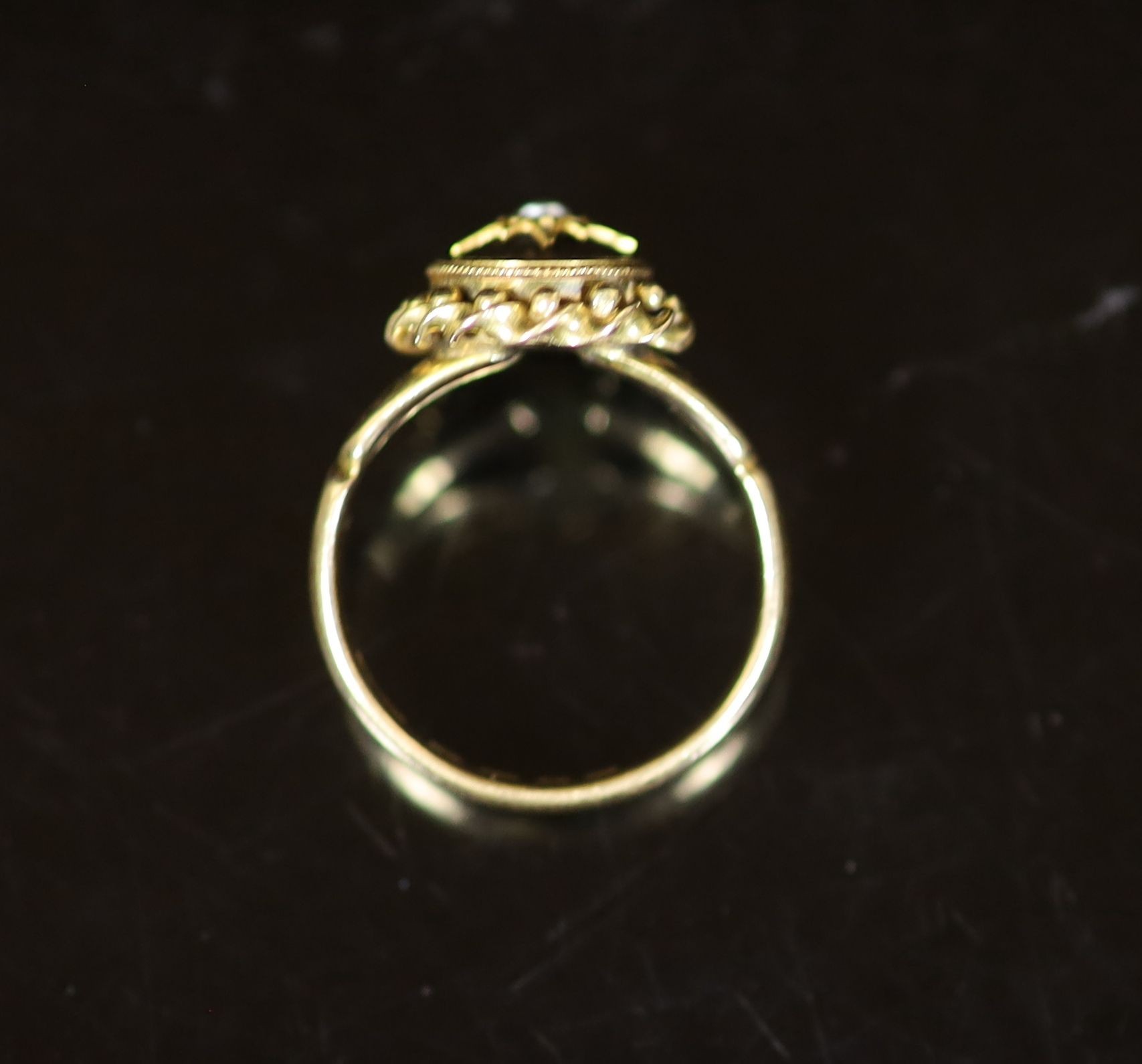 A Victorian 18ct gold, enamel and split pearl set oval ring (adapted)